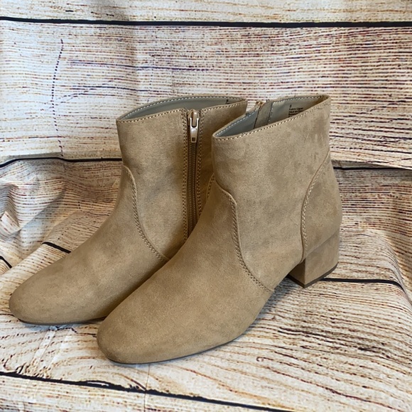 Express Booties - Picture 3 of 7